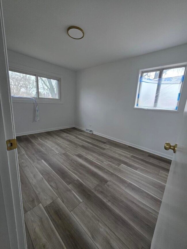 Building Photo - 14716 Dorchester Ave