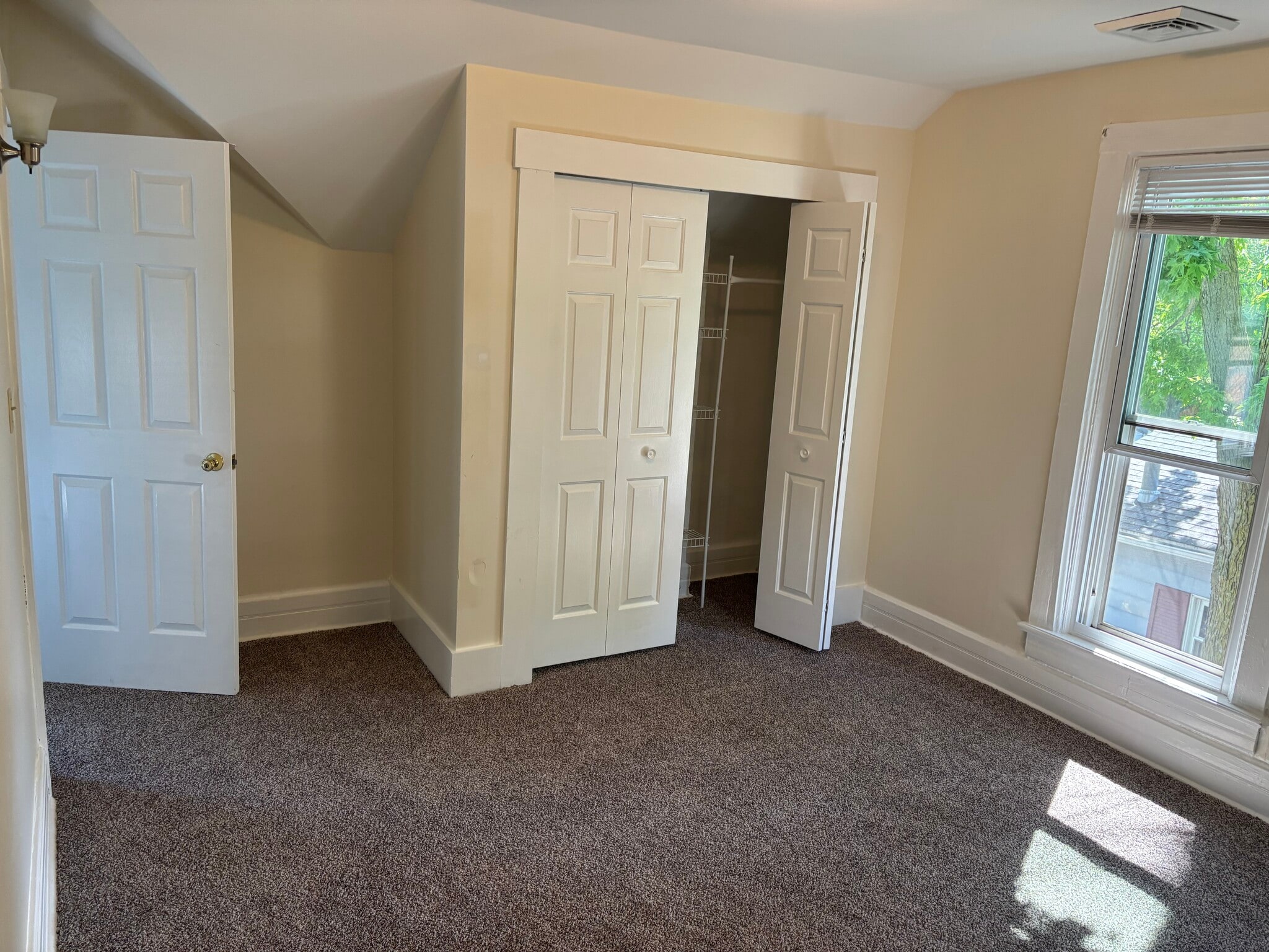 Large bedroom #2 upstairs. - 319 Garfield Ave