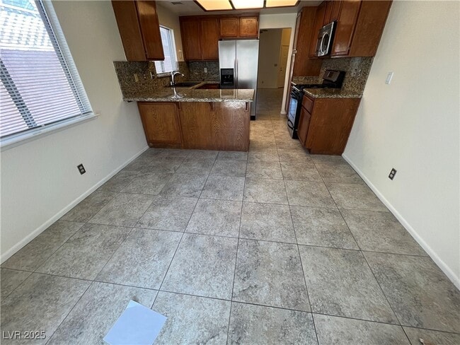 Building Photo - 8901 Clear Blue Dr