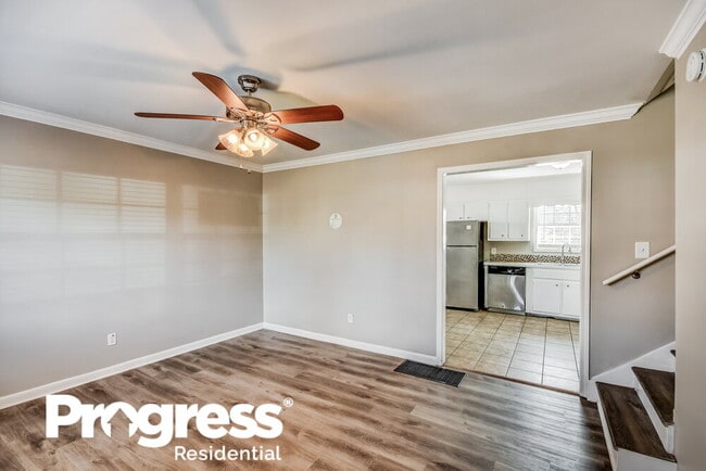 Building Photo - 2827 Arrowhead Dr NE