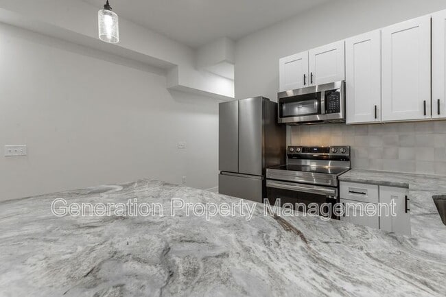 Building Photo - 1124 Garfield St