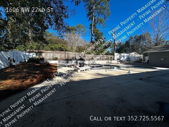 Building Photo - 1606 NW 22nd St