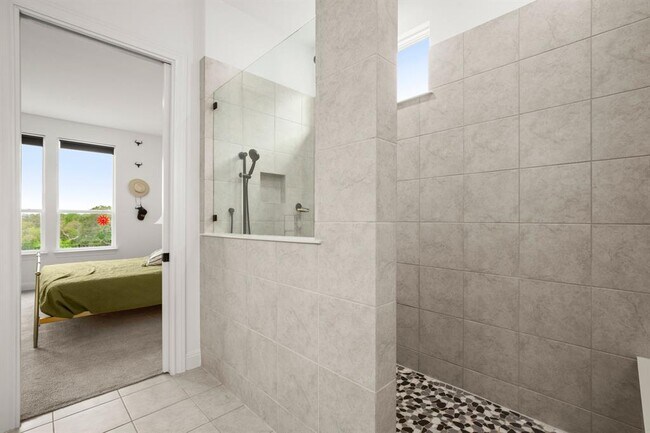 Building Photo - 385 Barnhill Lp