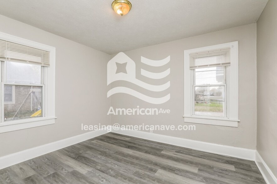 Building Photo - 2415 Central Ave