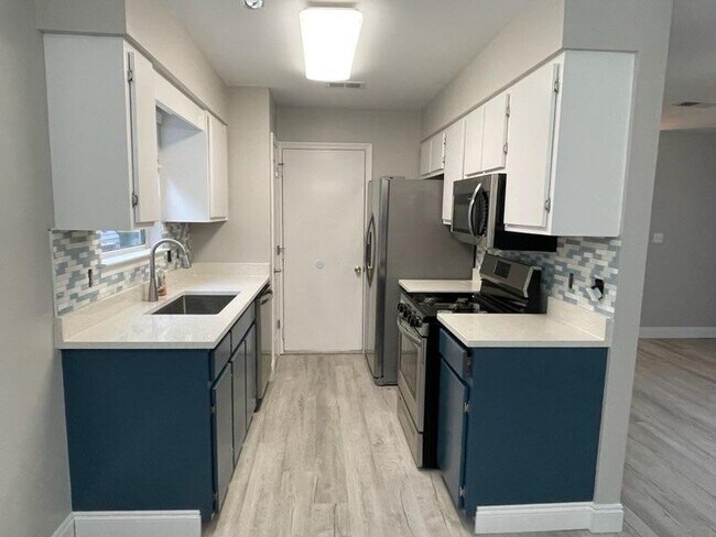 Building Photo - 162 Meadowbrook Ct