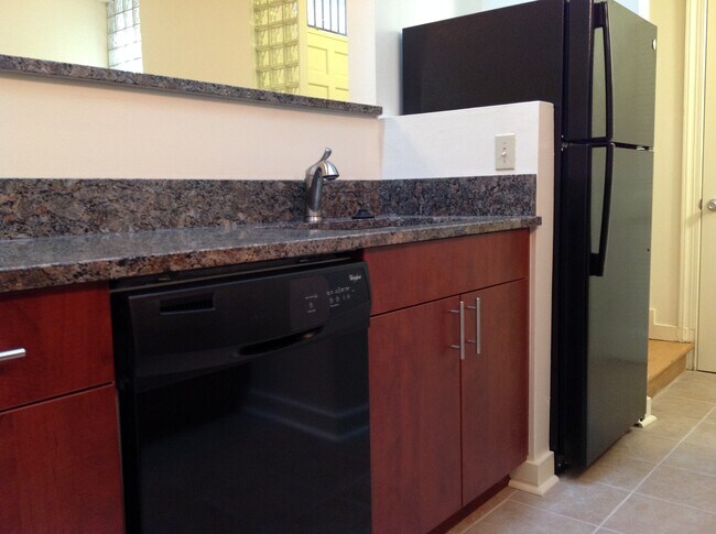 Building Photo - 2 Walter Houp Ct NE