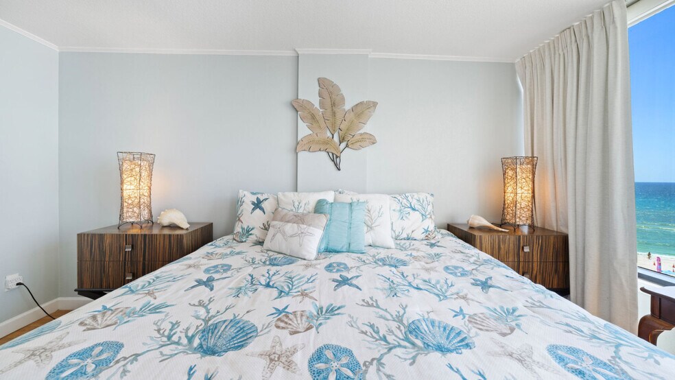 Building Photo - 7205 Thomas Dr