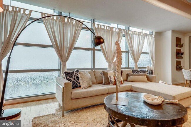 Building Photo - 1125 11th St NW