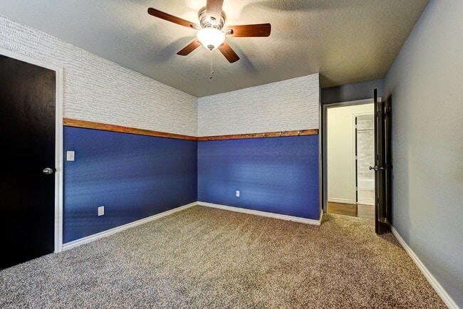 Building Photo - 2908 Glasgow Dr