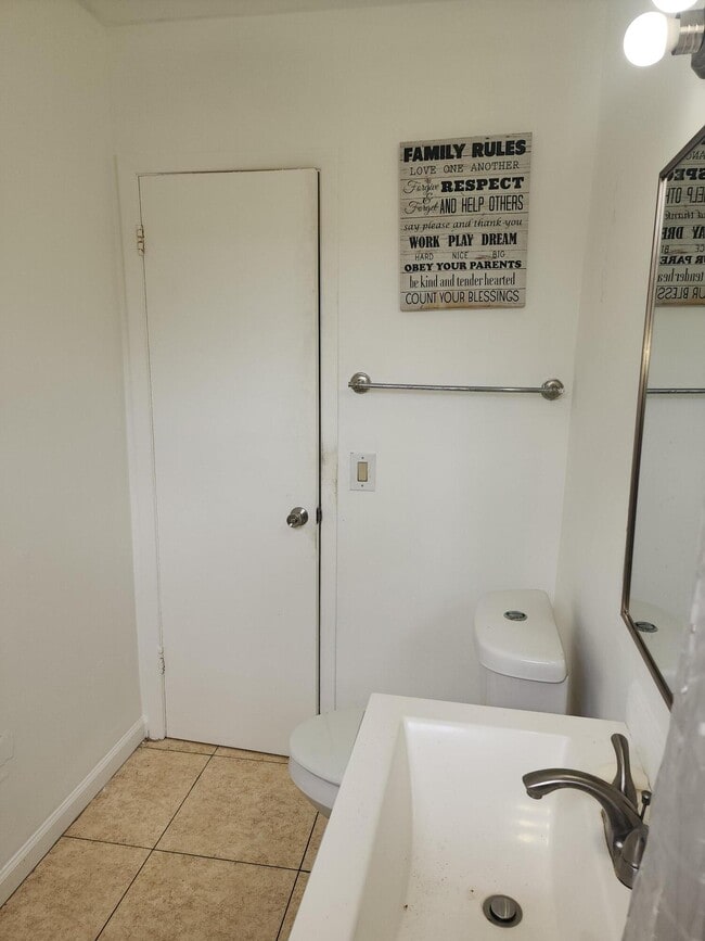 Building Photo - 5999 NW 42nd Ave