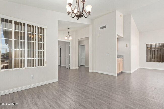 Building Photo - 10848 W Ventana Dr S