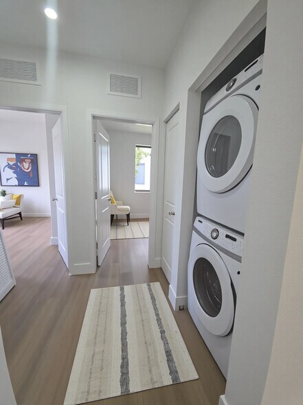 Building Photo - 1313 NW 6th Ave