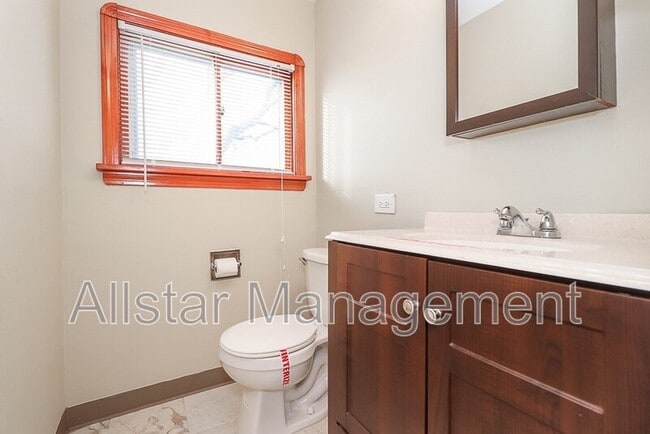 Building Photo - 6207 Gerald Ave