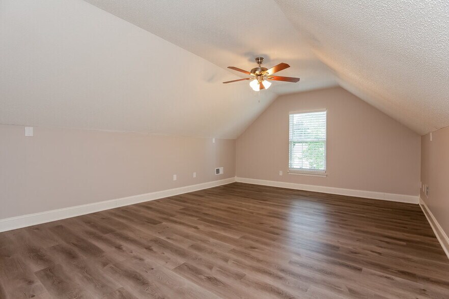 Building Photo - 13411 Philip Michael Rd