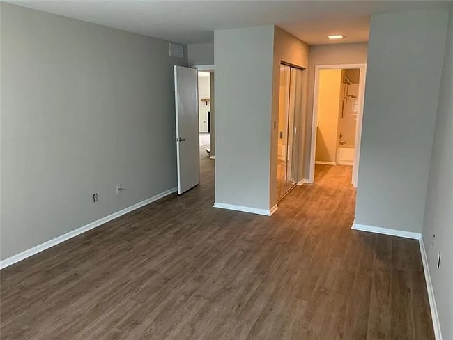 Building Photo - 27 Matawan Cir