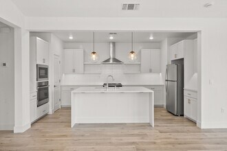 Building Photo - Beautiful home in "Canyon at the Ranch" 5 ...