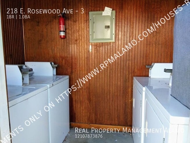 Building Photo - 218 E Rosewood Ave