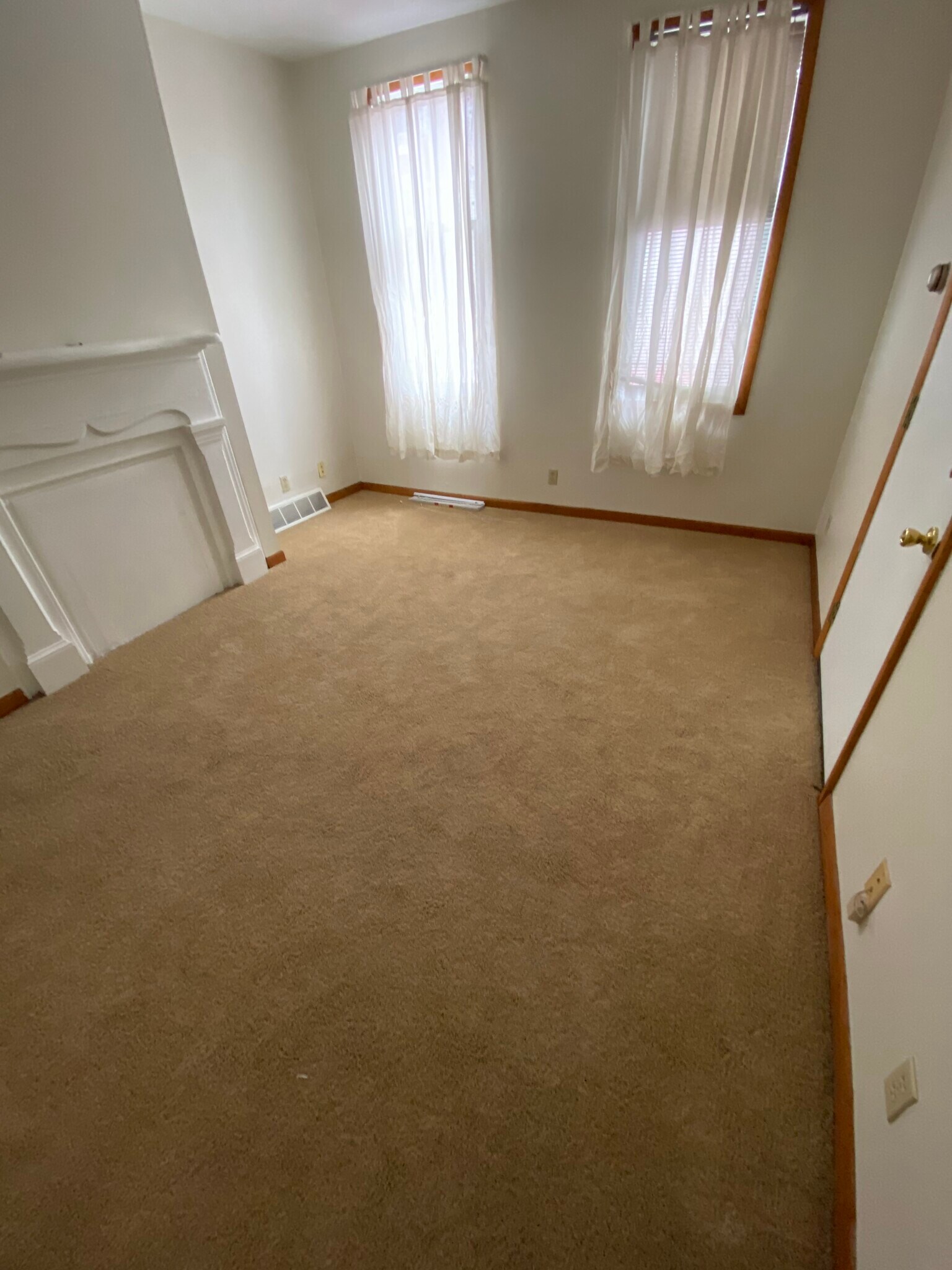 Building Photo - 2410 Jane St