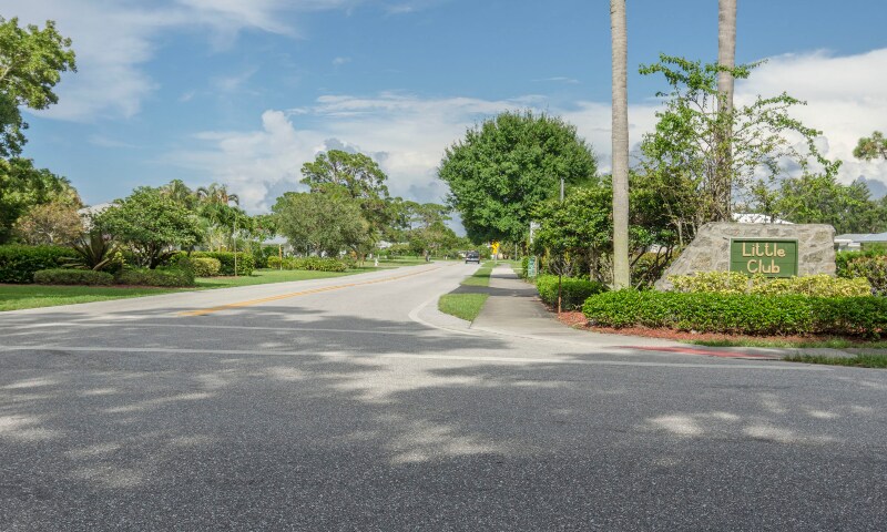Building Photo - 18081 SE Country Club Dr