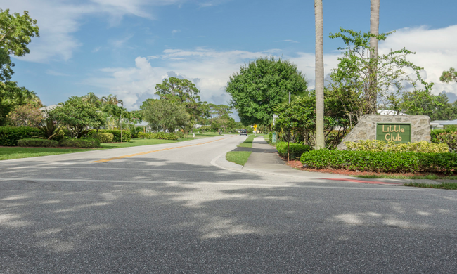 Building Photo - 18081 SE Country Club Dr