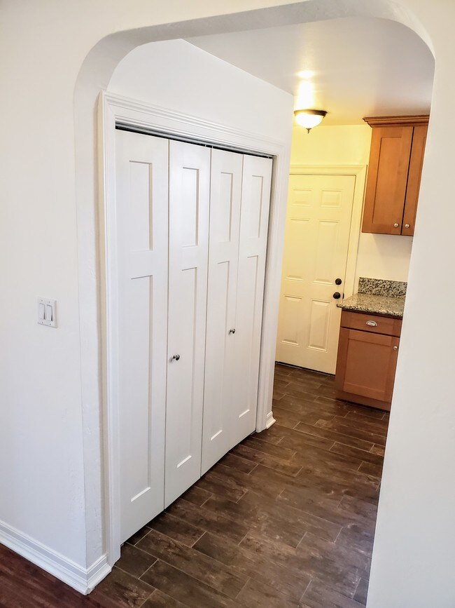 Laundry Hookups - 3409 Chadwick Dr