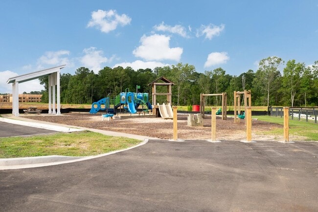 Building Photo - BRAND NEW TOWHOME IN FOXBANK PLANTATION