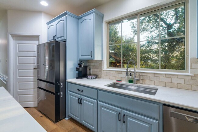 Building Photo - 13420 Trail Driver St