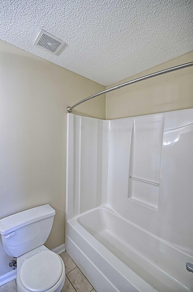 Building Photo - 123 Bordeaux Ln