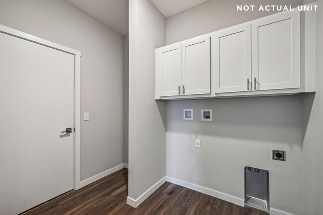 Building Photo - 5079 Hazelnut Pl