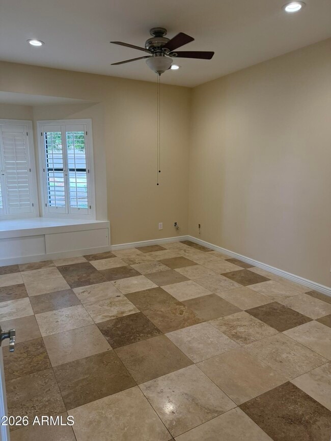 Building Photo - 8377 E Thoroughbred Trail