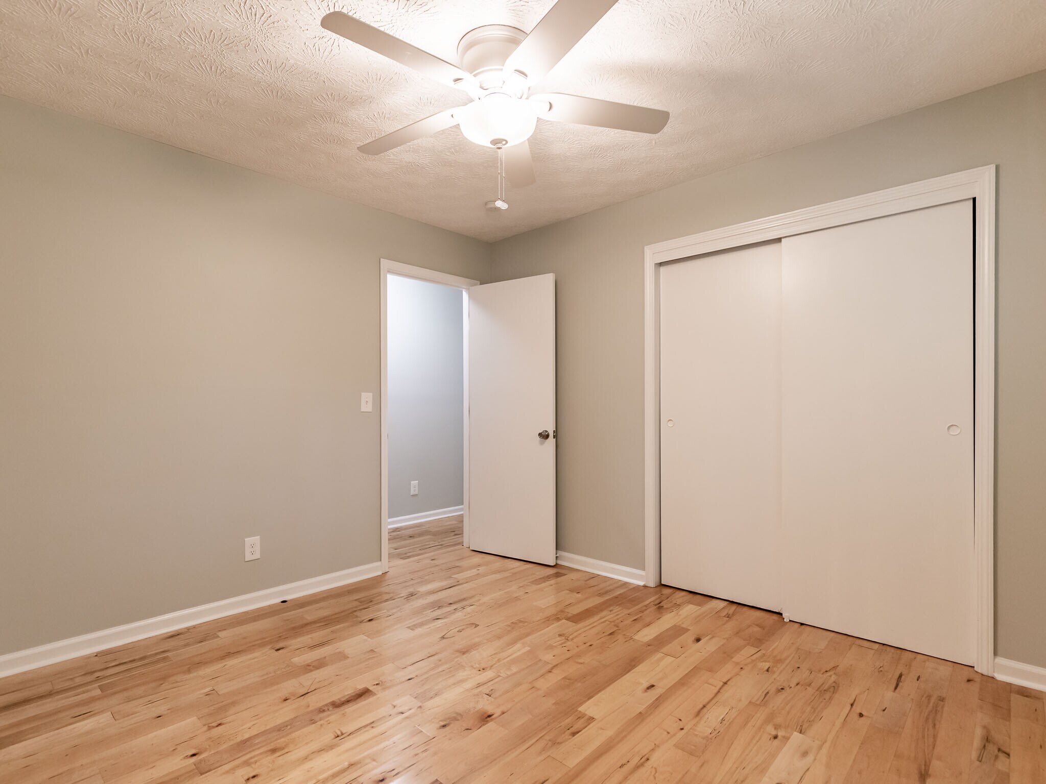 Building Photo - 4133 Thornwall Dr