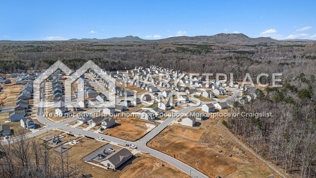 Building Photo - 3354 Brighton Dr