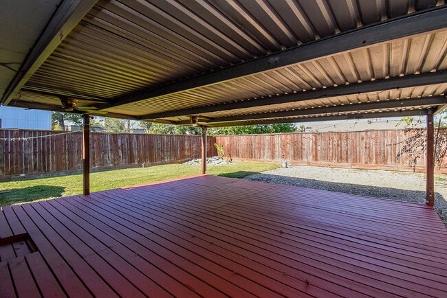 Building Photo - 7418 Jalna St