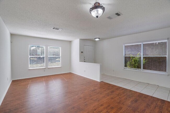 Building Photo - 2602 Stapleford Dr
