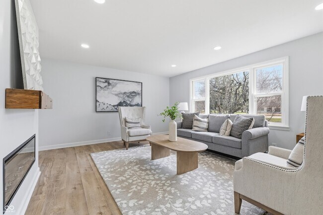 Building Photo - 3460 W 56th St