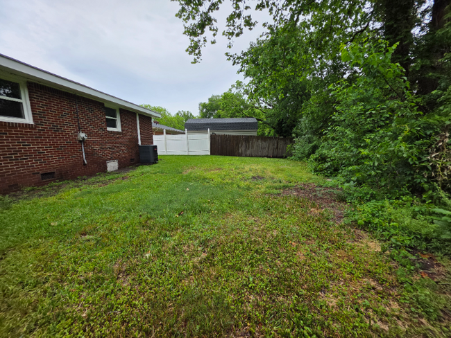 Building Photo - 2660 Chesapeake Blvd