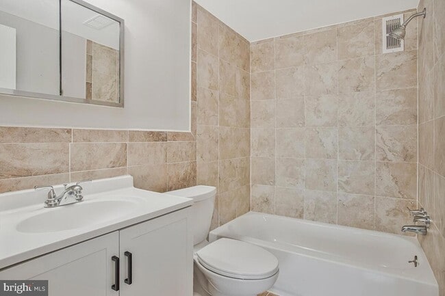 Building Photo - 3450 Toledo Terrace