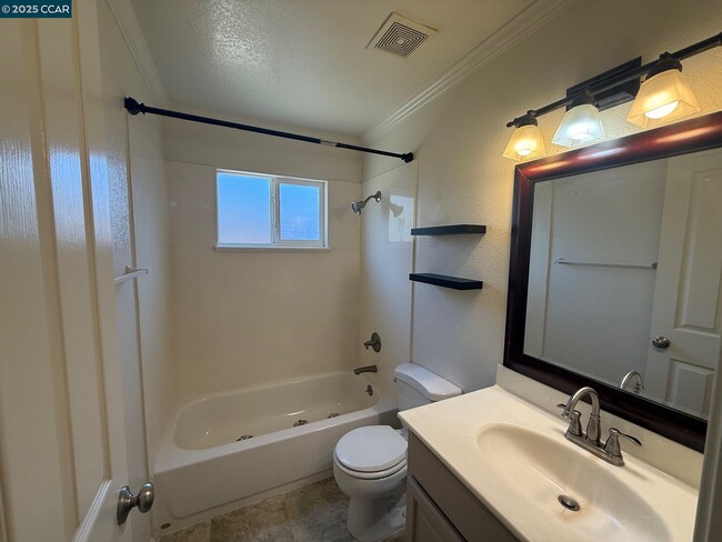 Building Photo - 1049 Miranda Way