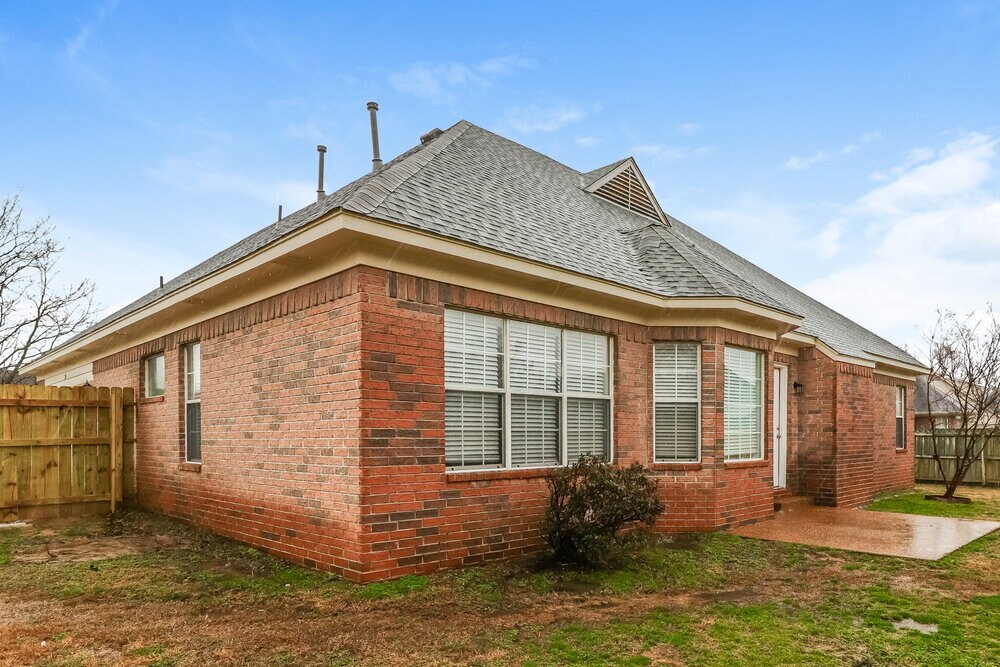 Building Photo - 20 Cypress Grove Cove