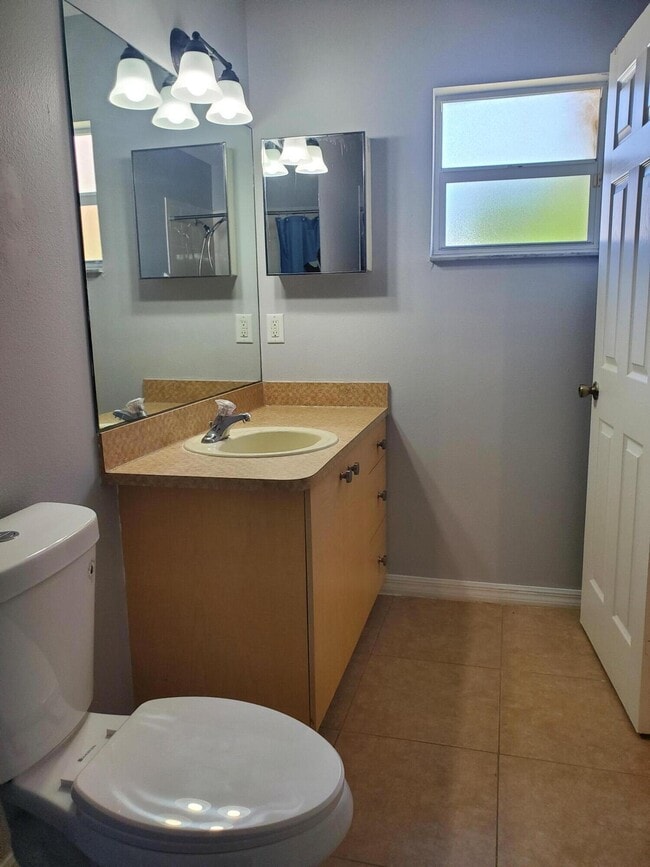 Building Photo - 3234 SW Fillmore St