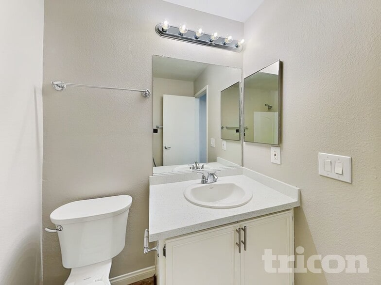 Building Photo - 102 Health Aster Ct