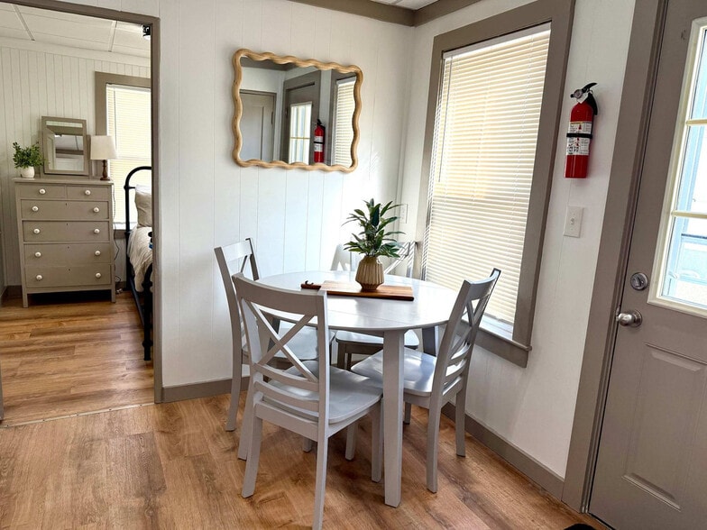 Building Photo - 2 Island Path