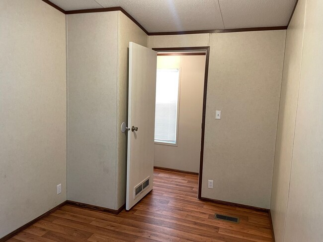 Building Photo - 3 BED, 2 FULL BATH MOBILE HOME IN DENTON, ...