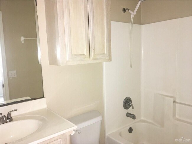 Building Photo - 17 French Ave