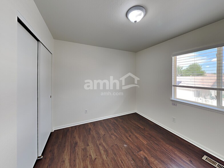 Building Photo - 4570 N Orleans St