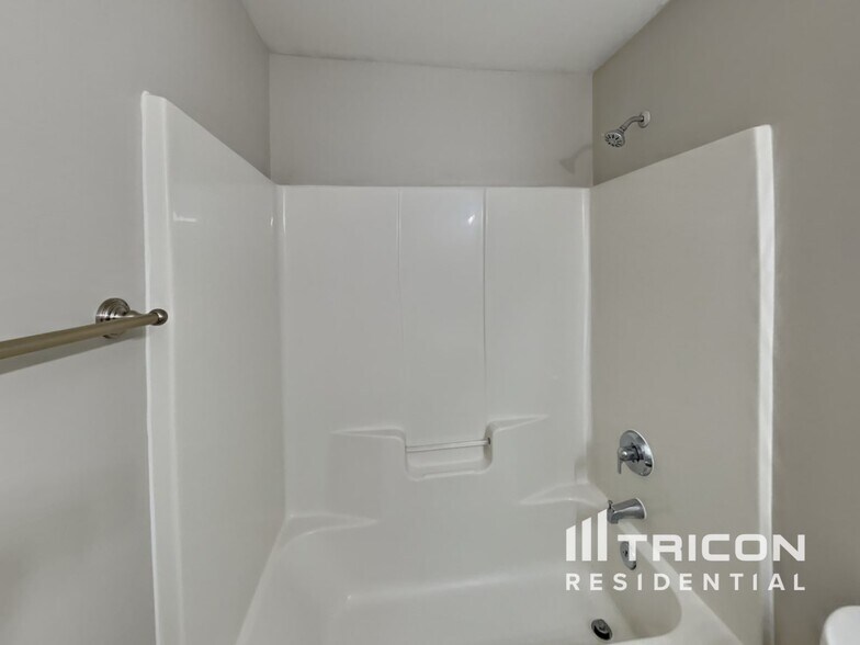 Building Photo - 1521 Clover Ridge Ct