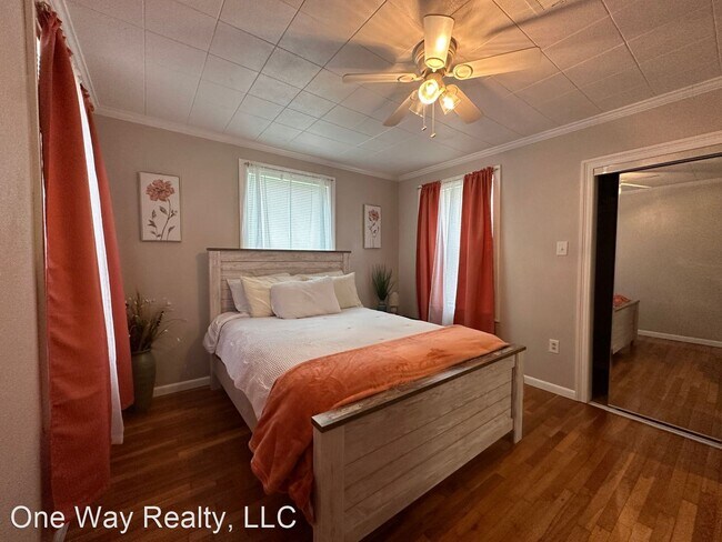 Building Photo - 3 br, 1.5 bath House - 3714 Yale Street