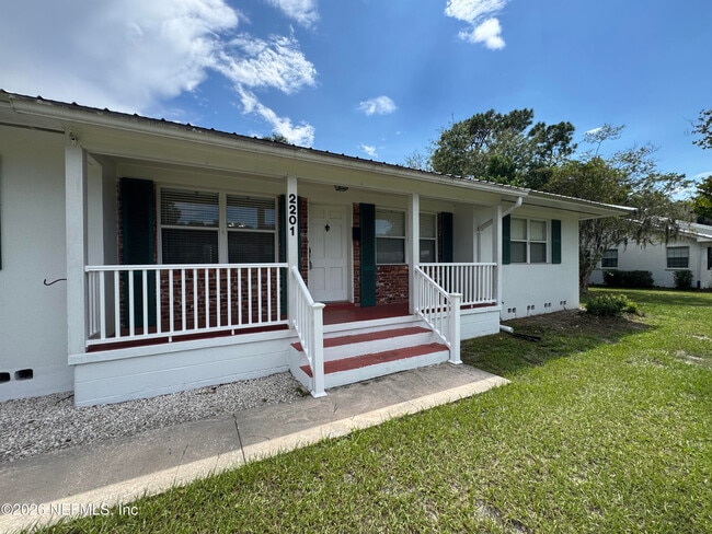 Building Photo - 2201 Laurel St