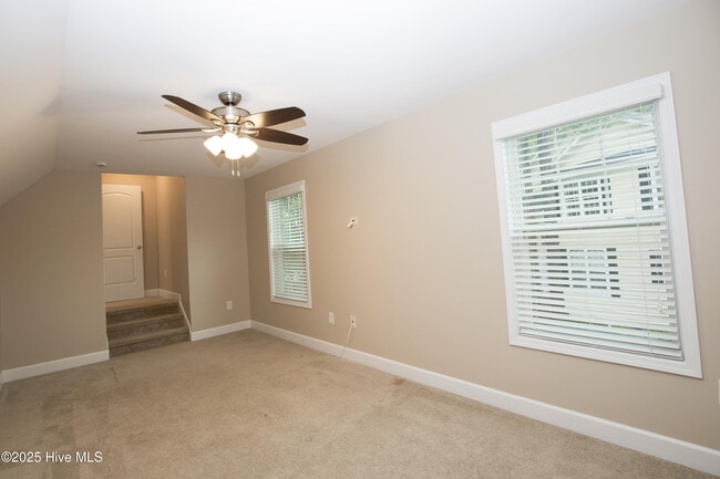 Building Photo - 104 Pine Hawk Dr