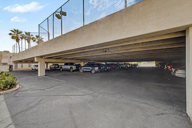 Building Photo - 3057 E Rose Ln